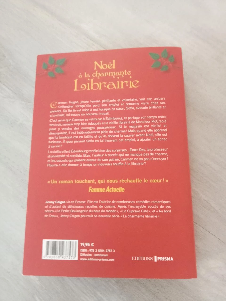 Christmas at the Charming Bookstore – photo 2